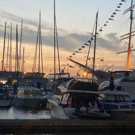 Downtown Sailboat - Vega 1 보트호텔 예테보리