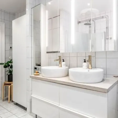 Modern 106m², 30 Sec Walk From Station! Apartment Gothenburg