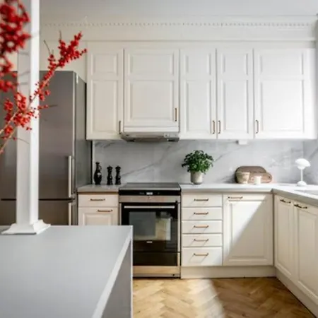 Apartment Modern 106m², 30 Sec Walk From Station! *