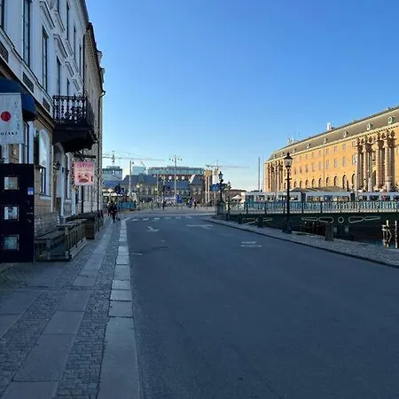 Modern 106m², 30 Sec Walk From Station! Gothenburg