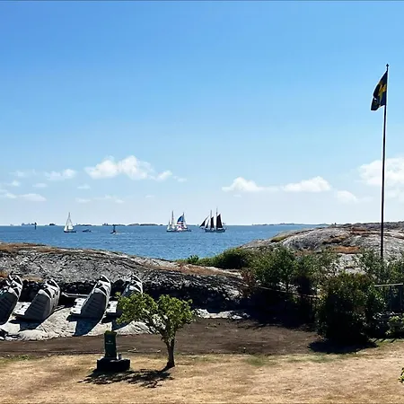 Дом отдыха Unique Holiday On Langholmen In Gothenburgs Western Archipelago *