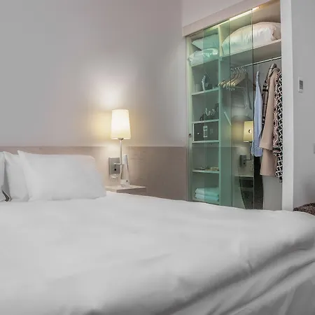 Hotel Riverton