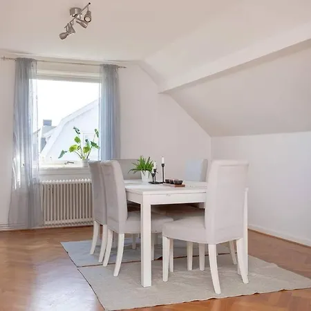 White & Bright In A Shared Alloggio in famiglia