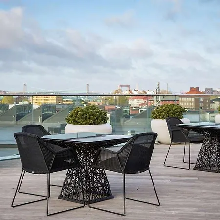 Hotel Radisson Blu Riverside 4*