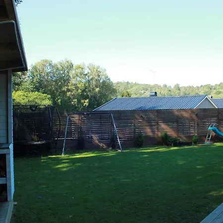 Between The Trees Villa *