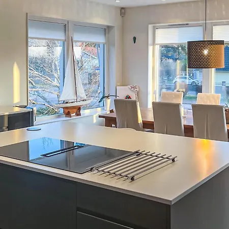 Amazing In Vstra Frlunda With Kitchen *