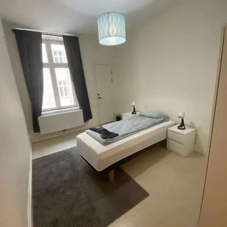 Elegant In The * 哥德堡