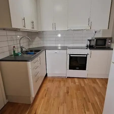 Mysigt Stadsoas: En Modern Laegenhet Med 2 Sovrum 公寓