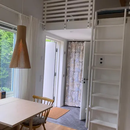 Tiny Grey House With Loft, 15 Min From Center Casa de Férias Gotemburgo