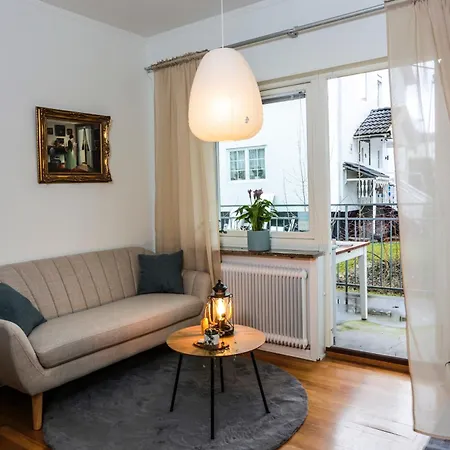 Haha Nordic Partille Large 3br For 7 Guests With 2 Kitchens, Garden & Parking