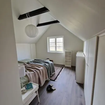 The Little House By The Paddock - Only For Non Smokers Holiday home *