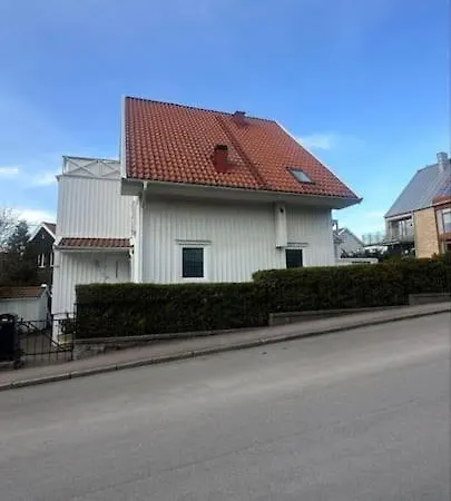 Superhomes 1 Gaest Lägenhet