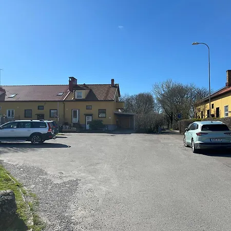 House With 8 Beds