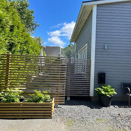 Tiny Grey House With Loft, 15 Min From Center Casa de Férias