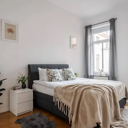 Large 2bd