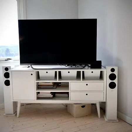 Elegant With Views In Oergryte Apartment
