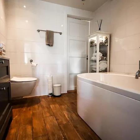 Elegant With Views In Oergryte Apartment *