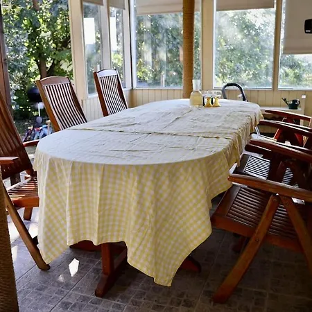 Elegant With Views In Oergryte Apartment