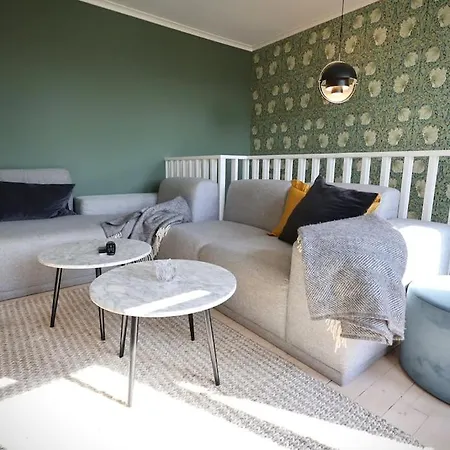 Elegant With Views In Oergryte *
