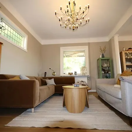 Elegant With Views In Oergryte *