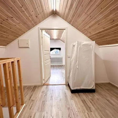 Villa Workers 10-rooms Near Volvo *