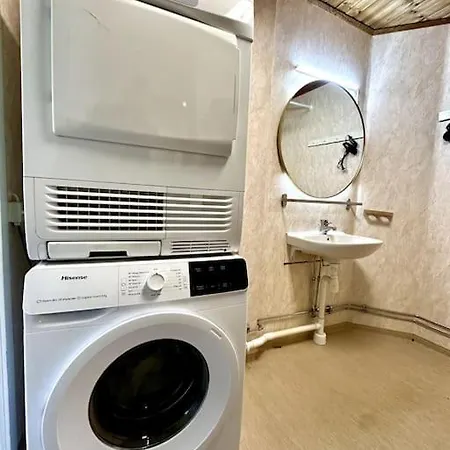 Workers 10-rooms Near Volvo *