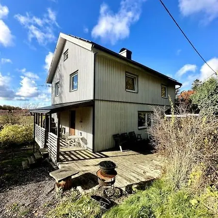 Villa Workers 10-rooms Near Volvo