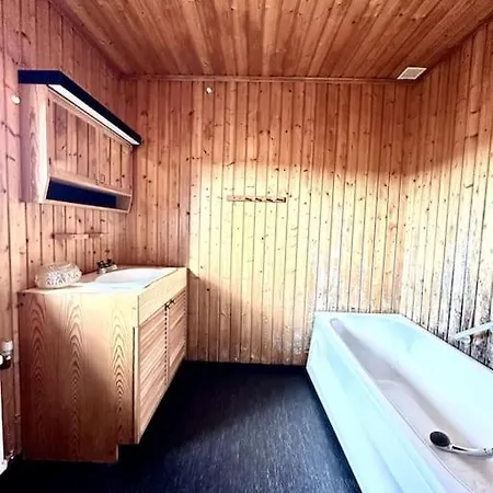 Villa Workers 10-rooms Near Volvo *