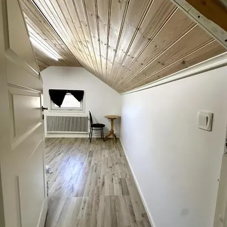 Workers 10-rooms Near Volvo Villa Gothenburg