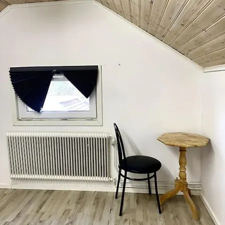 Workers 10-rooms Near Volvo *