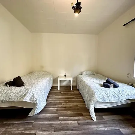 Workers 10-rooms Near Volvo Villa