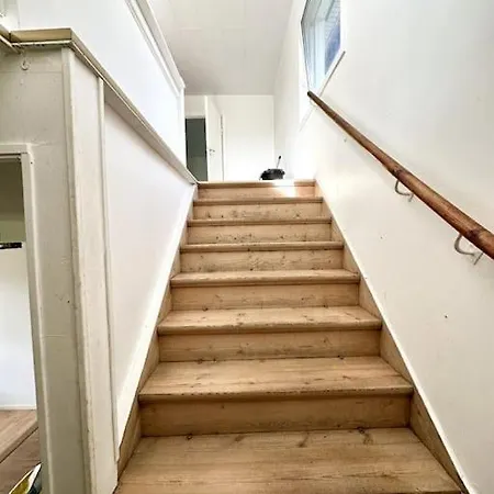 Workers 10-rooms Near Volvo Villa Gothenburg