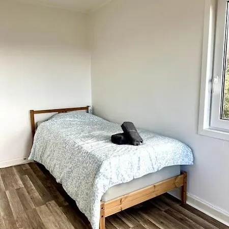Villa Workers 10-rooms Near Volvo Gothenburg