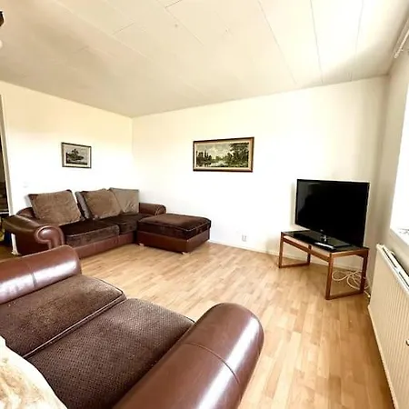 Workers 10-rooms Near Volvo Villa