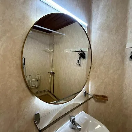 Workers 10-rooms Near Volvo Villa *