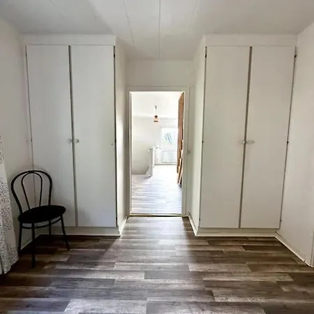 Workers 10-rooms Near Volvo Villa Gothenburg
