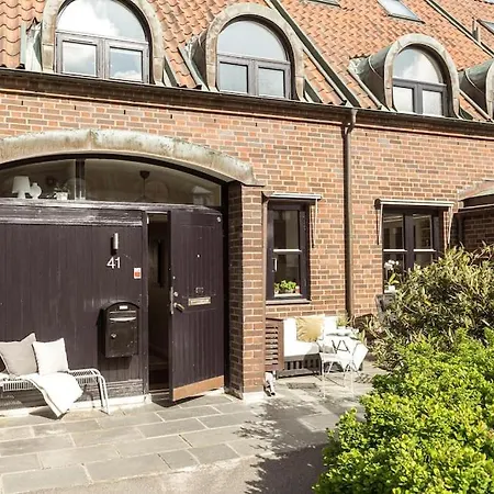 ヴィラ Townhouse Med Bastu, 4 Vaningar Naera Liseberg ヨーテボリ