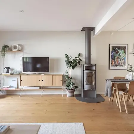 Villa Townhouse Med Bastu, 4 Vaningar Naera Liseberg Gothenburg