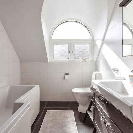 Townhouse Med Bastu, 4 Vaningar Naera Liseberg *