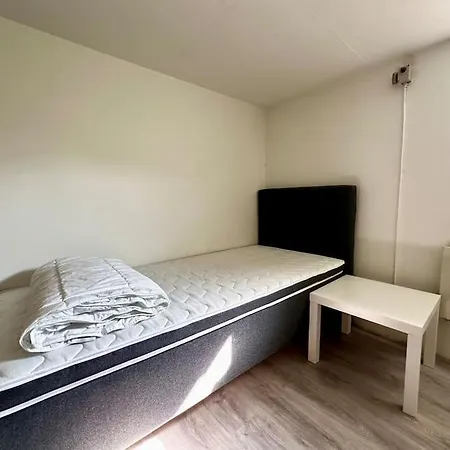 The Volvo House For Workers With Free Parking Villa *
