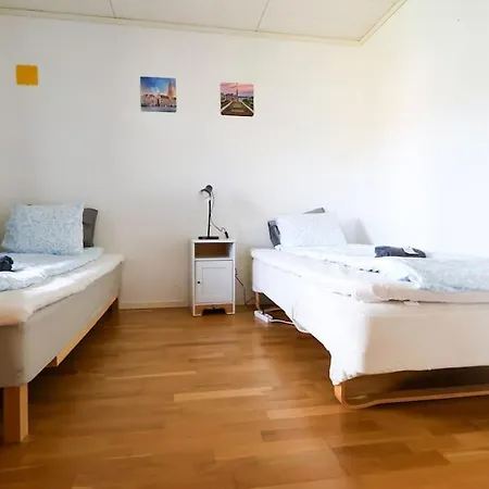 Big House For Workers & Family With Free Parking *