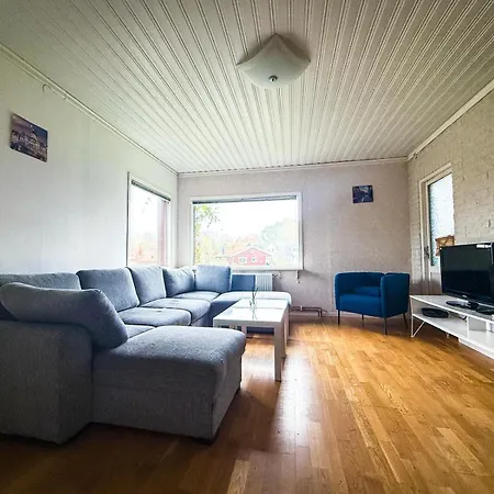 Villa Big House For Workers & Family With Free Parking *