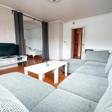 Big House For Workers & Family With Free Parking