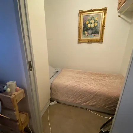 Cozy Accommodation, Single Or Bed In Dormroom منزل للإقامة *