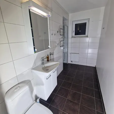 En Nyrenoverad Laegenhet Med 2 Sovrum * 哥德堡