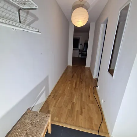 En Nyrenoverad Laegenhet Med 2 Sovrum ヨーテボリ