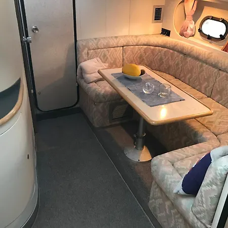 Prinsessan I Lilla Bommen Botel *