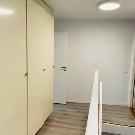 Hus Med 12 Baeddar Naera Och Gratis Parkering Villa *