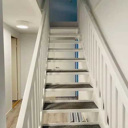 Villa Hus Med 12 Baeddar Naera Och Gratis Parkering *