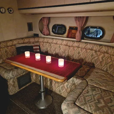 Botel Prinsessan I Lilla Bommen Gothenburg